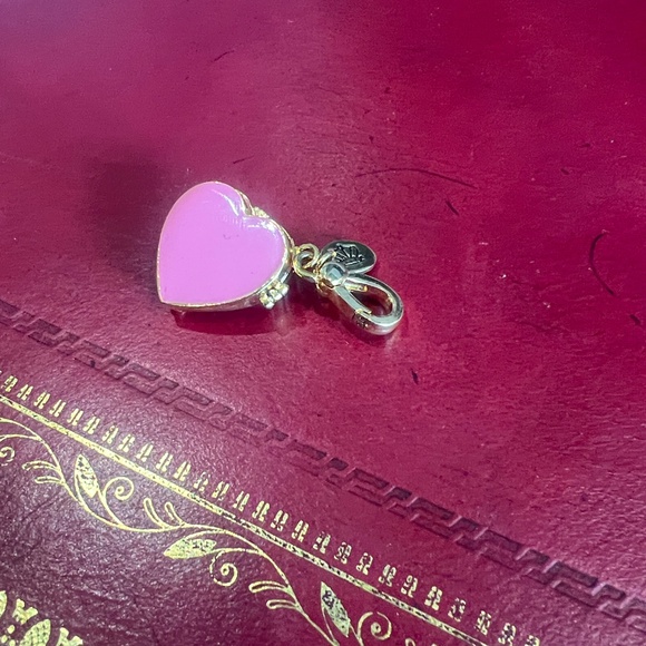 Juicy Couture Charm 2017 Limited Edition Valentines Candy Box - Picture 9 of 11